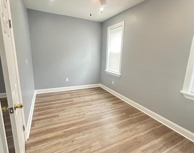 1528 N Mascher Street - Photo Thumbnail 5