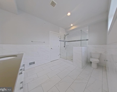 2017 Oakford Street - Photo Thumbnail 31