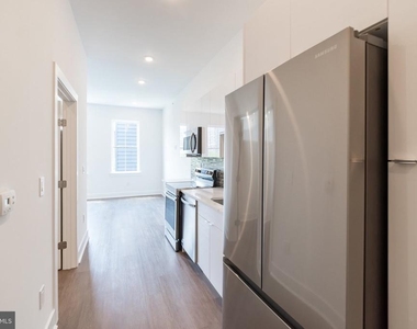 813 N Broad Street - Photo Thumbnail 5