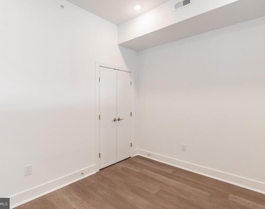 813 N Broad Street - Photo Thumbnail 10