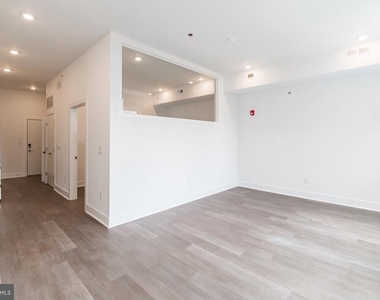 813 N Broad Street - Photo Thumbnail 11