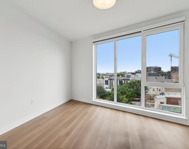 828 N 2nd Street - Photo Thumbnail 6