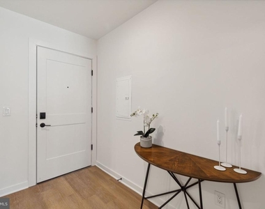 828 N 2nd Street - Photo Thumbnail 3