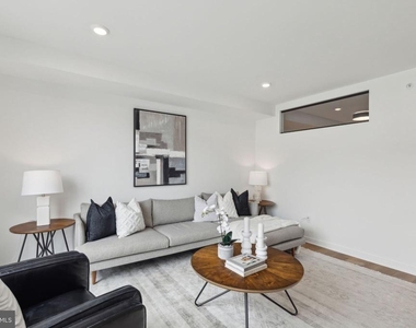 828 N 2nd Street - Photo Thumbnail 5