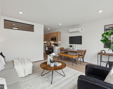 828 N 2nd Street - Photo Thumbnail 23