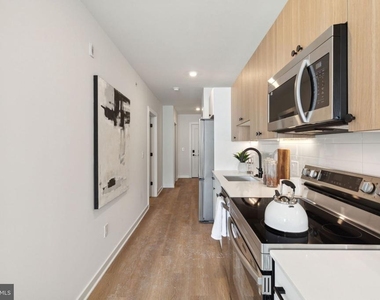 828 N 2nd Street - Photo Thumbnail 4