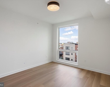 828 N 2nd Street - Photo Thumbnail 5