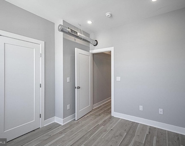 1020 S 53rd Street - Photo Thumbnail 4