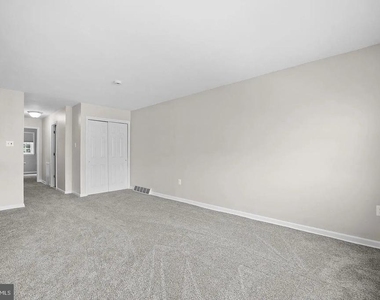 9878 Garvey Drive - Photo Thumbnail 7