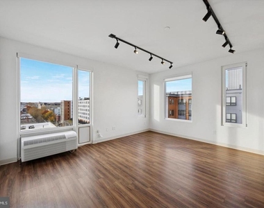 4240 Chestnut Street - Photo Thumbnail 3