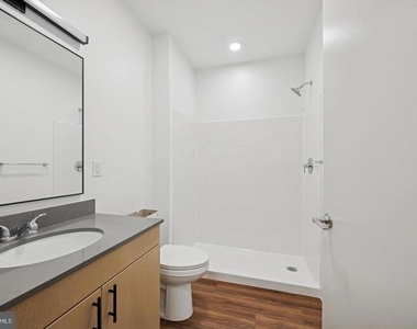 4240 Chestnut Street - Photo Thumbnail 27