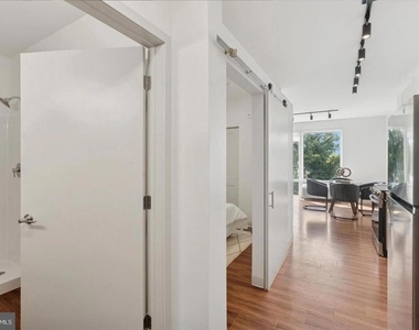 4240 Chestnut Street - Photo Thumbnail 11