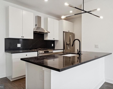 2636 E York St - Photo Thumbnail 13