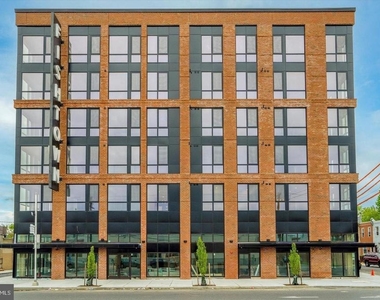 2636 E York St - Photo Thumbnail 3