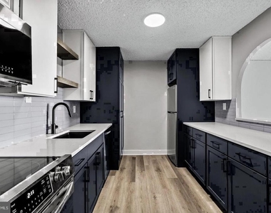 1500 Locust Street - Photo Thumbnail 8