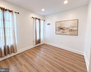 1929 N Patton Street - Photo Thumbnail 7