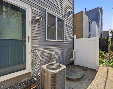 2138 Kater Street - Photo Thumbnail 4