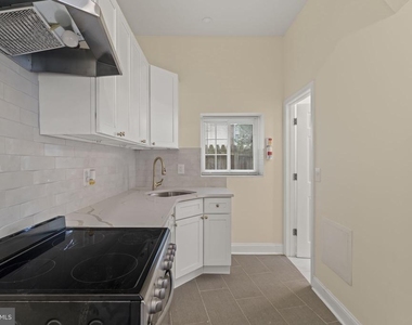 844 S 3rd - Photo Thumbnail 11