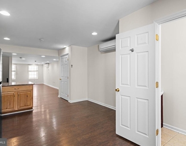 2054 Sansom Street - Photo Thumbnail 7