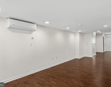 2054 Sansom Street - Photo Thumbnail 10