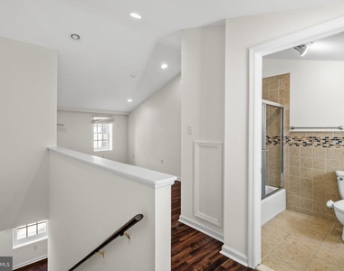 2054 Sansom Street - Photo Thumbnail 12