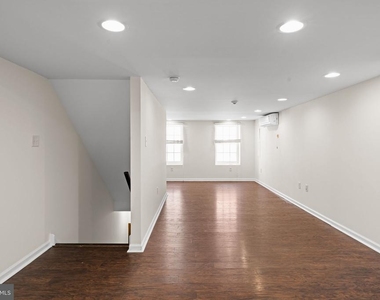 2054 Sansom Street - Photo Thumbnail 8