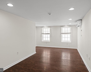 2054 Sansom Street - Photo Thumbnail 9