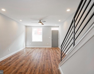 1348 N Dover Street - Photo Thumbnail 3