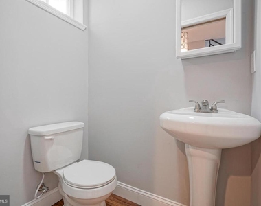 1348 N Dover Street - Photo Thumbnail 9