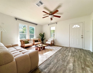 302 E Brenham St - Photo Thumbnail 6