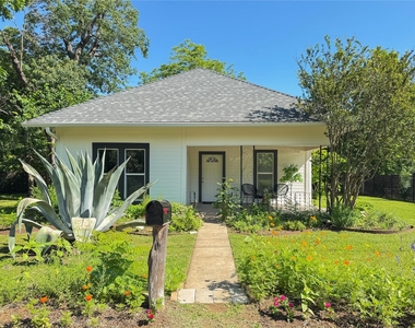 302 E Brenham St - Photo Thumbnail 36