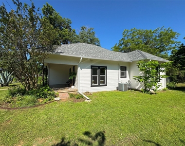 302 E Brenham St - Photo Thumbnail 26