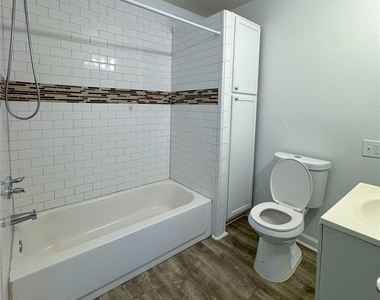 302 E Brenham St - Photo Thumbnail 21