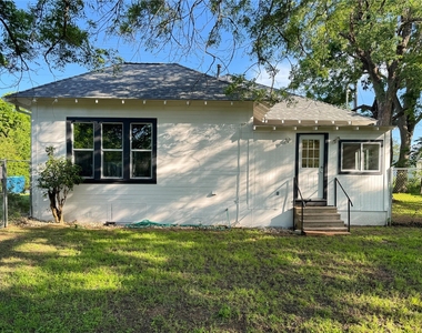 302 E Brenham St - Photo Thumbnail 30