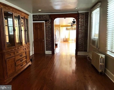 2429 E Huntingdon Street - Photo Thumbnail 6