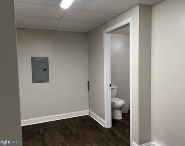 2429 E Huntingdon Street - Photo Thumbnail 7