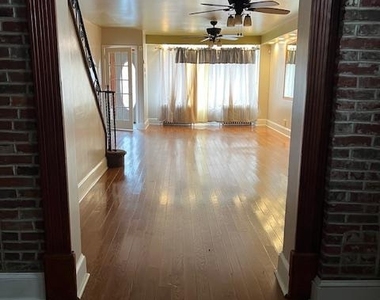 2429 E Huntingdon Street - Photo Thumbnail 2