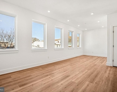 2456 Frankford Avenue - Photo Thumbnail 3