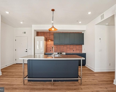 2456 Frankford Avenue - Photo Thumbnail 15