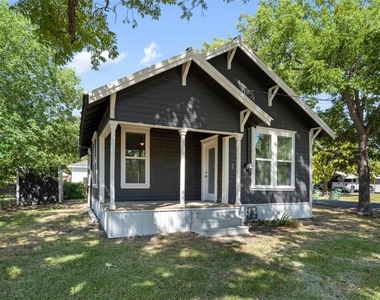 400 S Roswell St - Photo Thumbnail 4