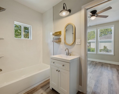 400 S Roswell St - Photo Thumbnail 21