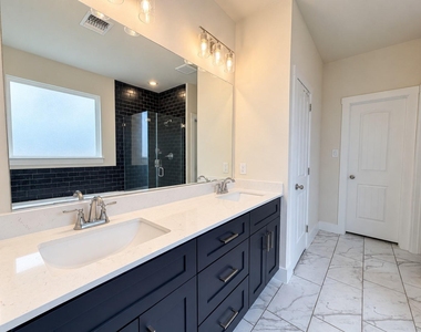 19124 Moreland Ln - Photo Thumbnail 17