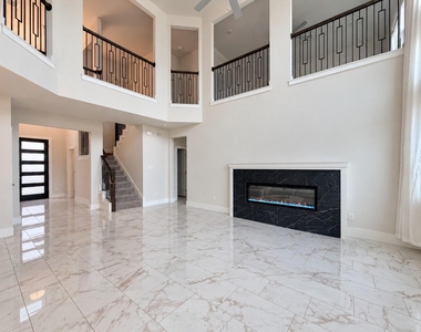 19124 Moreland Ln - Photo Thumbnail 10