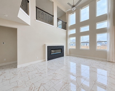 19124 Moreland Ln - Photo Thumbnail 11