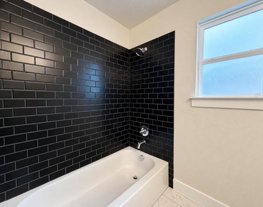 19124 Moreland Ln - Photo Thumbnail 27