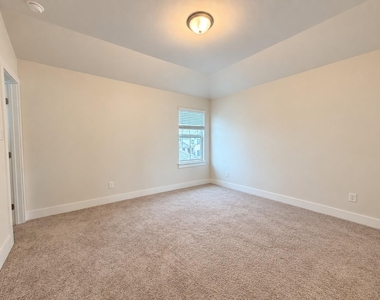 19124 Moreland Ln - Photo Thumbnail 21