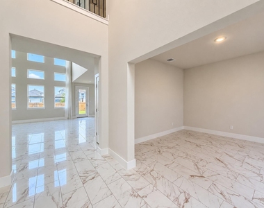 19124 Moreland Ln - Photo Thumbnail 3