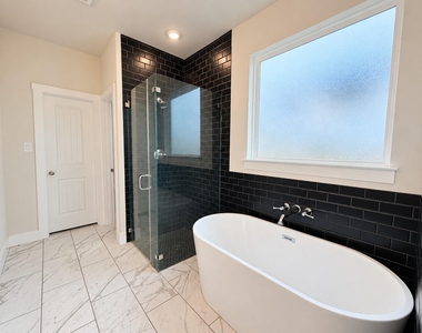 19124 Moreland Ln - Photo Thumbnail 16