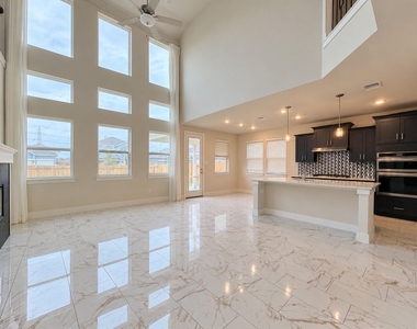 19124 Moreland Ln - Photo Thumbnail 12
