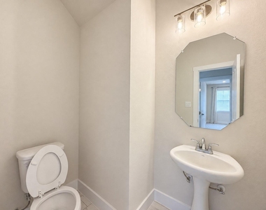 19124 Moreland Ln - Photo Thumbnail 13